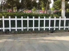 草坪護(hù)欄